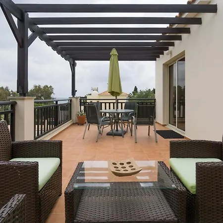 Daire Luxury Pool In Paphos Coral Bay