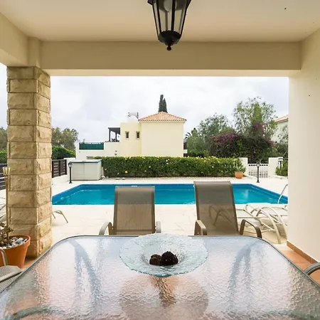 Luxury Pool In Paphos Coral Bay *