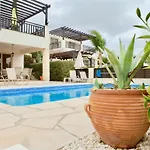 Luxury Pool In Paphos Coral Bay Apartamento Peyia