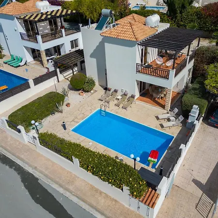 아파트 Luxury Pool In Paphos Coral Bay