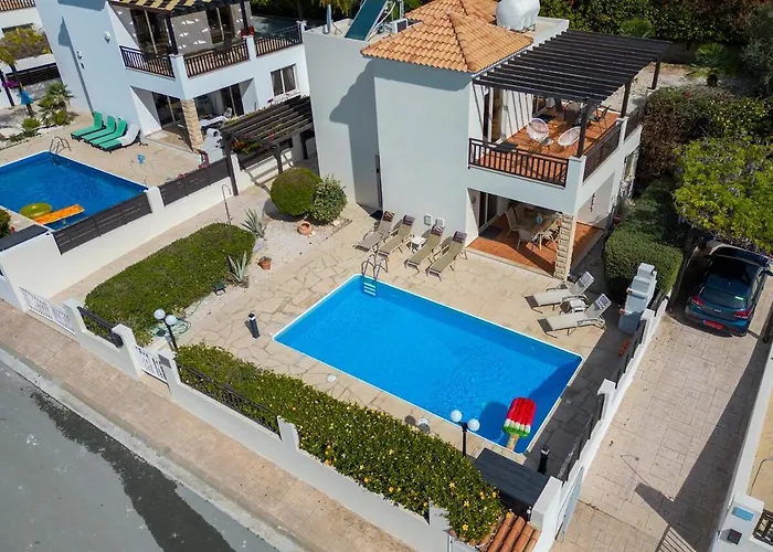 Apartment Luxury Pool In Paphos Coral Bay