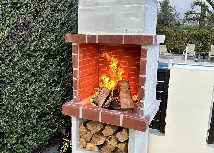 Apartment Luxury Pool In Paphos Coral Bay