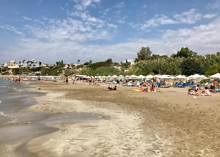 Luxury Pool In Paphos Coral Bay *