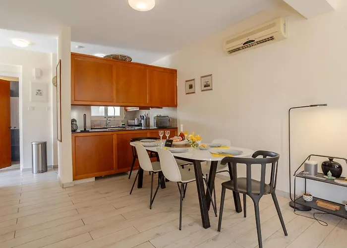 Apartment Luxury Pool In Paphos Coral Bay