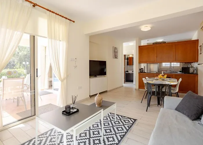 Luxury Pool In Paphos Coral Bay Apartment Peyia